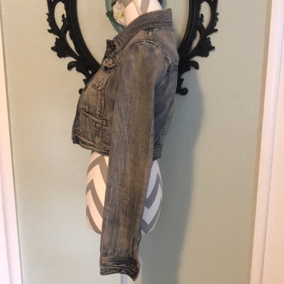 Cropped Jean Jacket - Picture 3 of 10